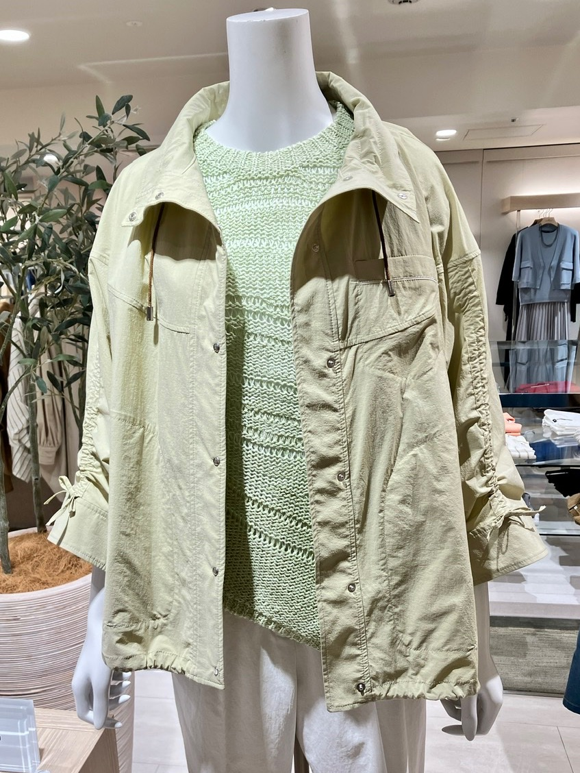 トレンドのシャカシャカ素材❗️