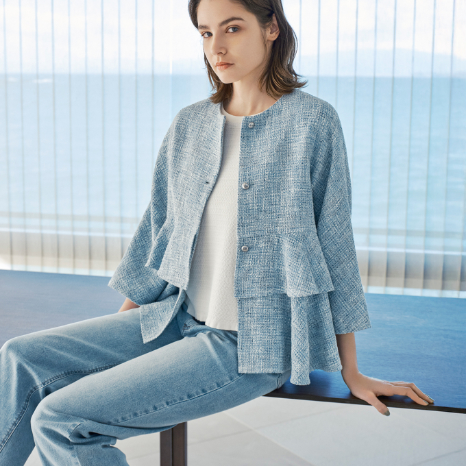 サラリと羽織れる軽やかなツイード💙