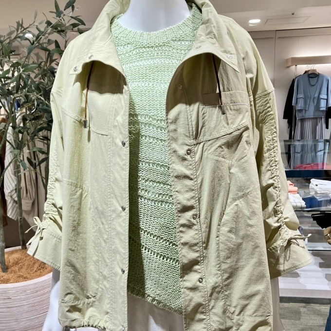 トレンドのシャカシャカ素材❗️