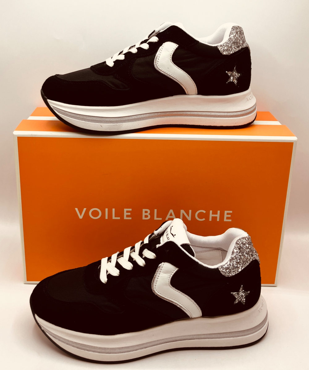 大人かわいいスニーカー☺️