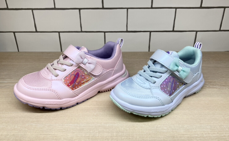 スニーカーも🎀りぼん🎀でおめかし