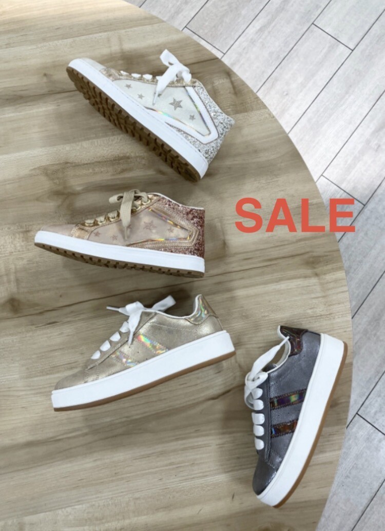 SALE みんな大好き✨キラキラ✨スニーカー大集合
