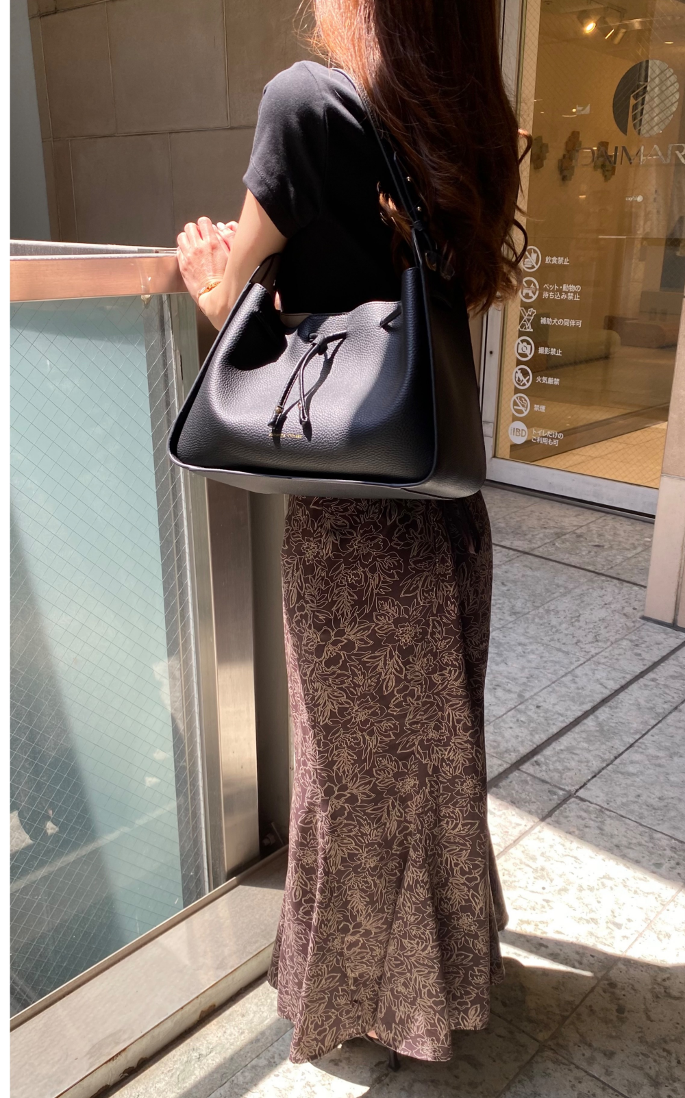 収納力抜群👏トレンドバッグ🖤