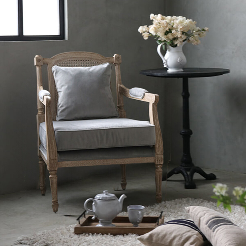 小さなスペースに、クラシカルな彩りを。Mirageシリーズ家具の魅力