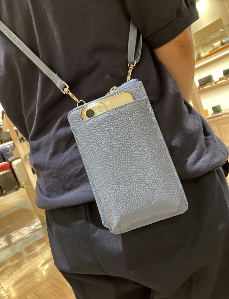【お出掛けの新定番!!】お財布一体型スマホショルダー