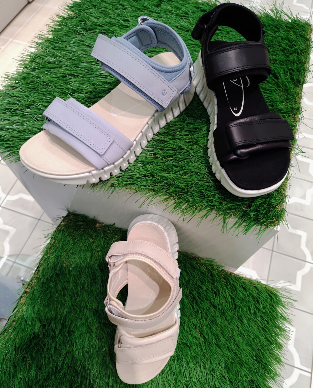 🌴 ECCO GRUUVサンダル 🌴