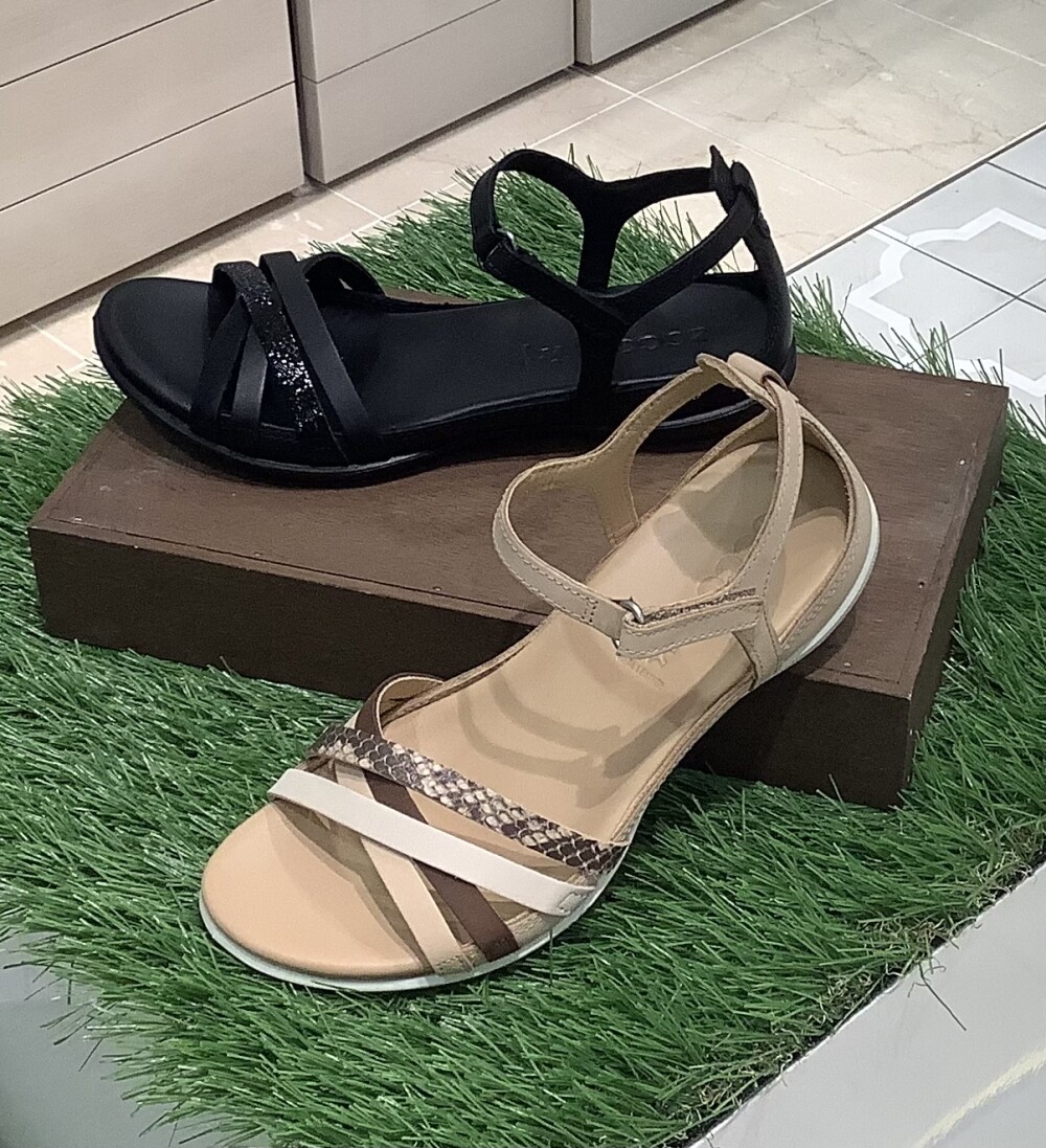 エコー 新作サンダルが入荷しました