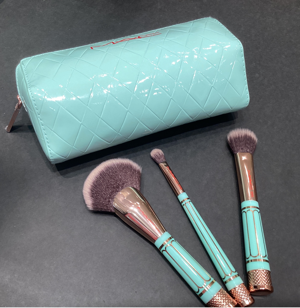 《M・A・C 2025年キラキラホリデーコレクション🩵》