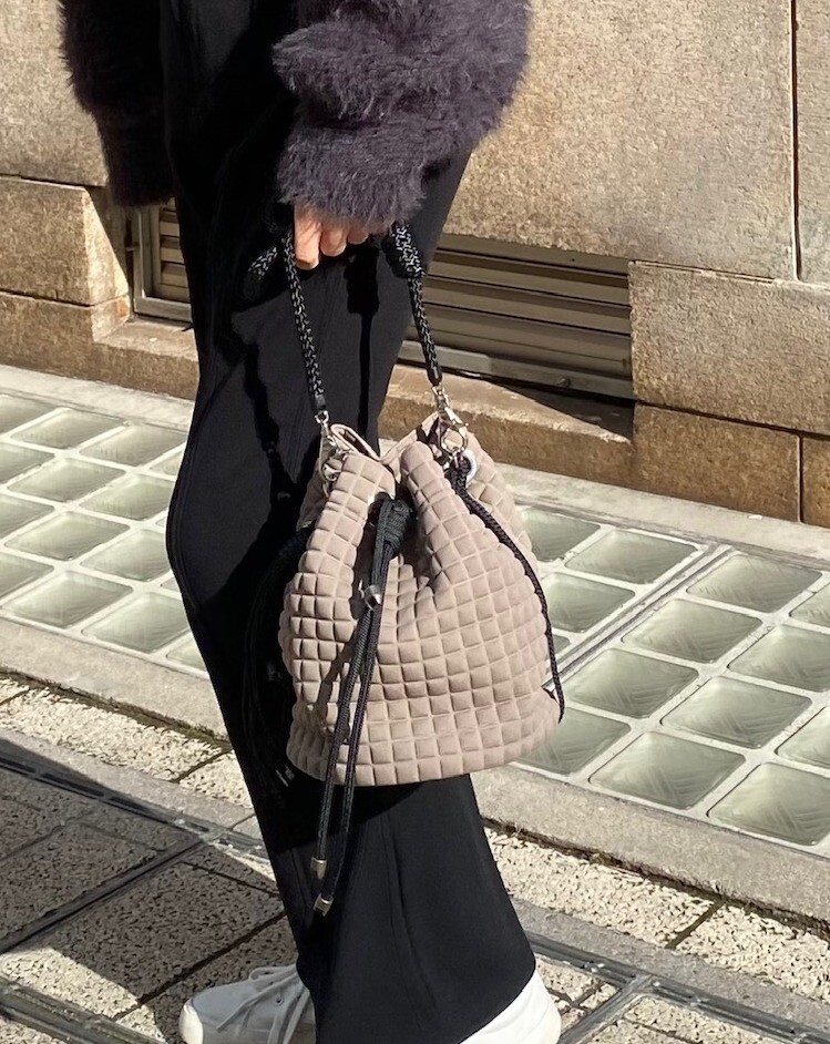 洗練されたフォルムでこなれ感をプラス！