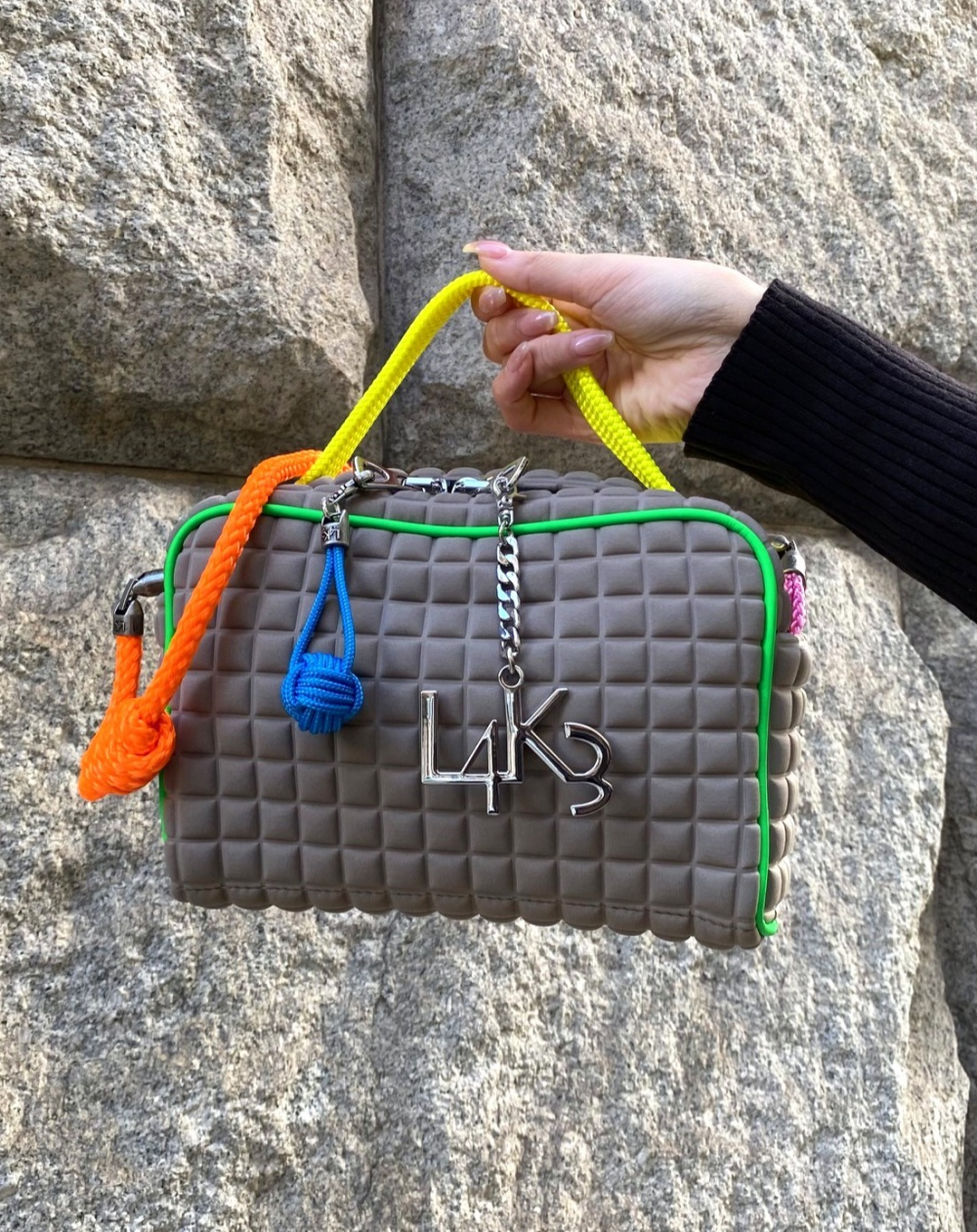 ニュアンスカラーでさりげないイメチェンを！