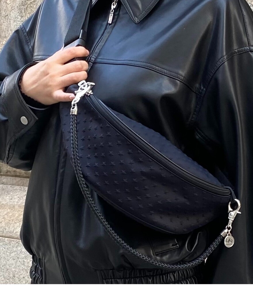 ハンズフリーでお出かけも身軽に！