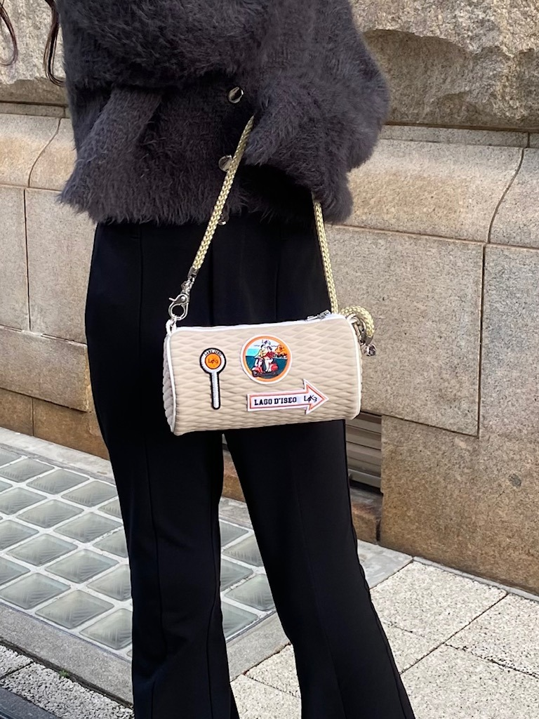 差し色使いもできる小さめBAG