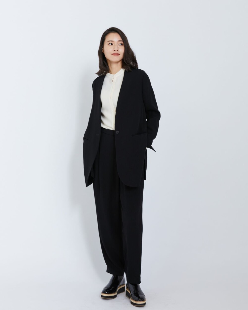 4階メゾンレキップ  ブラックコレクション入荷いたします