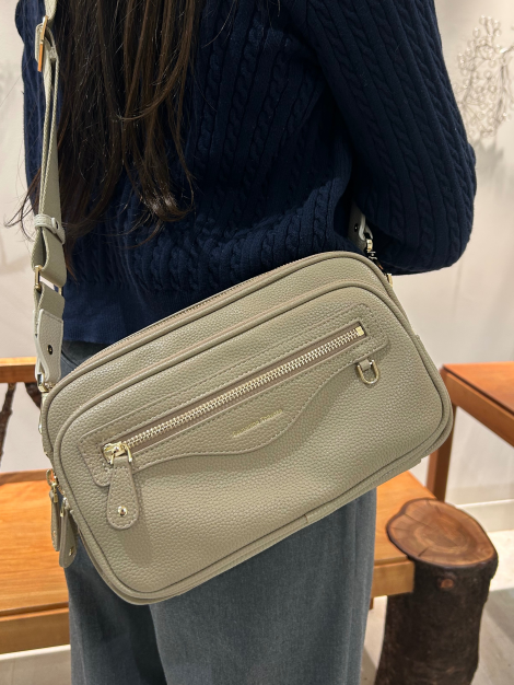 サマンサタバサ