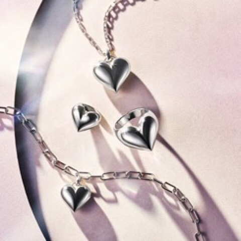 STAR JEWELRY】80周年限定商品 従来のヒット商品をキーにした