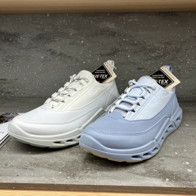 雨の日でも安心！エコーのスニーカー👟