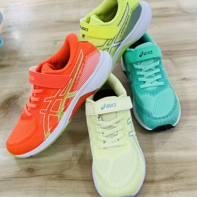 アシックス  LAZERBEAM 新色👣