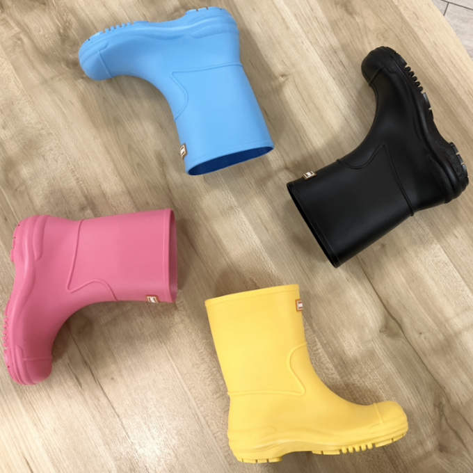 もうすぐ出番‼️梅雨☔️にかかせないレインブーツ