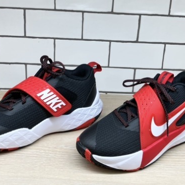 新色登場‼️   ナイキハッスル