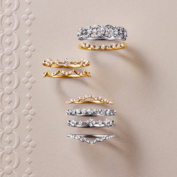 【STAR JEWELRY】お好みのリングを重ねて楽しむ手元コーディネイト