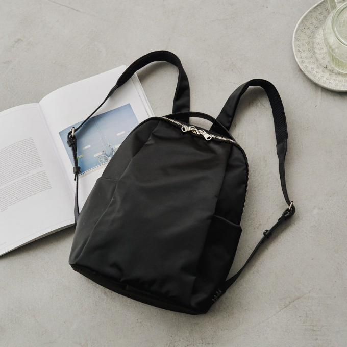 『ラシット』すっきりとしたシルエットが魅力的