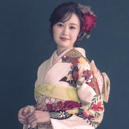 2027年成人式 ご予約承ります