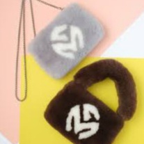 上質なムートンを使用した、フランクミュラー　フューチャーフォーム　プティサック