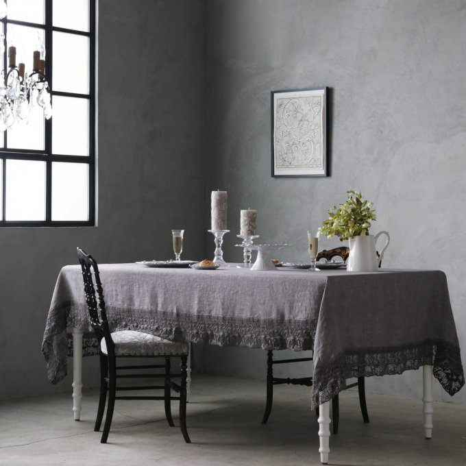 イタリアの"ARTE PURA"から素敵なテーブルクロスのご紹介です♪