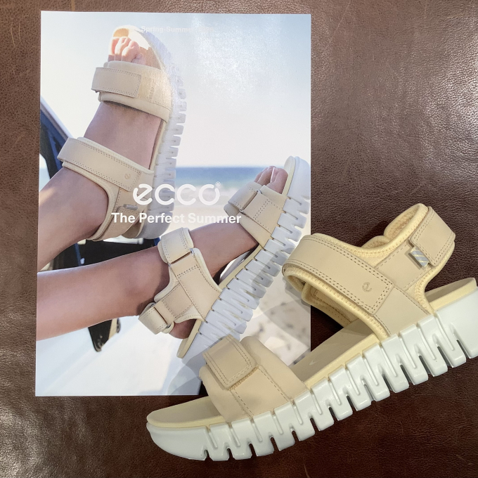 🌴 ECCO GRUUVサンダル 🌴