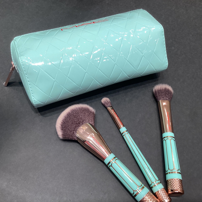 《M・A・C 2025年キラキラホリデーコレクション🩵》