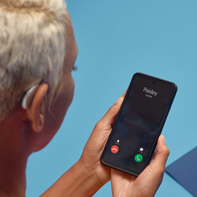 補聴器で電話が聴きやすくなります