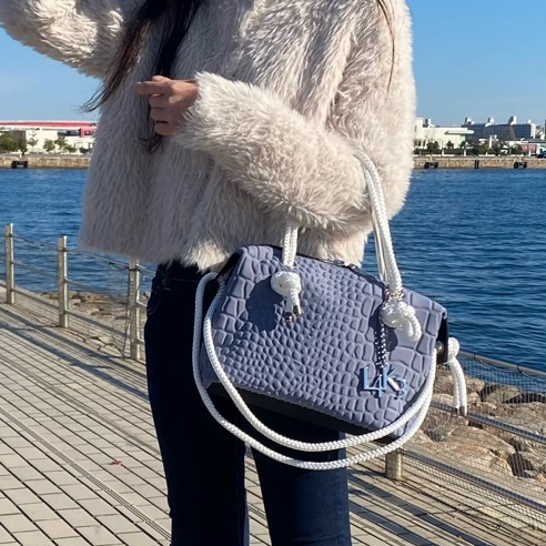 さりげないカラーが印象的