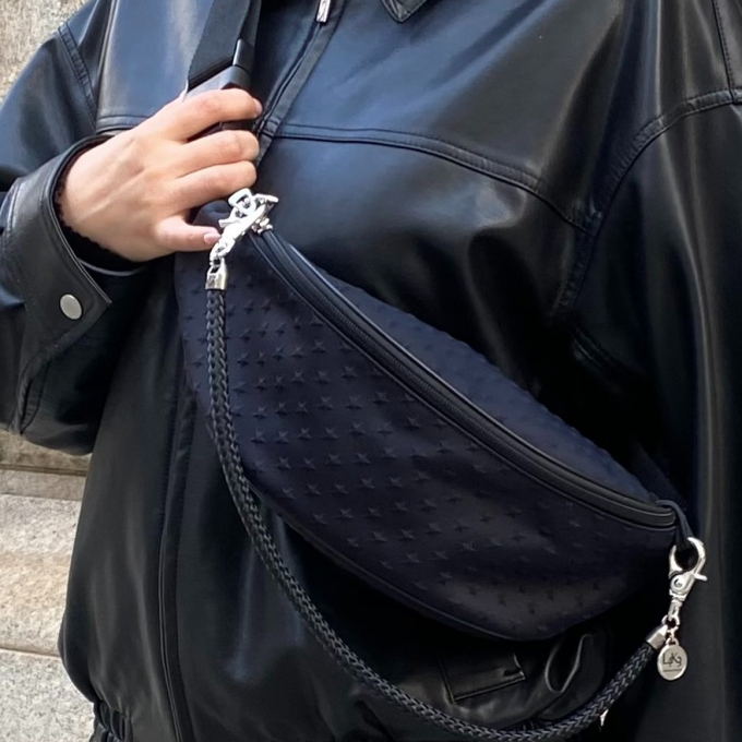 ハンズフリーでお出かけも身軽に！