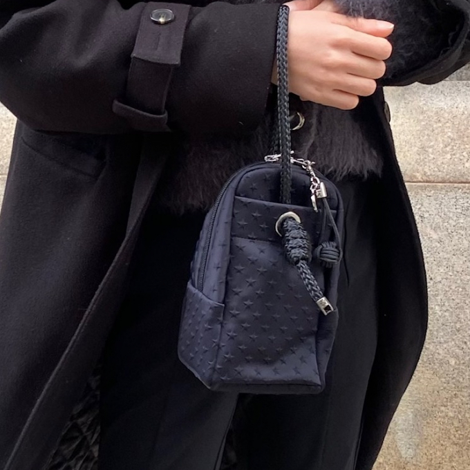 デイリー使いしやすい軽量バッグ！