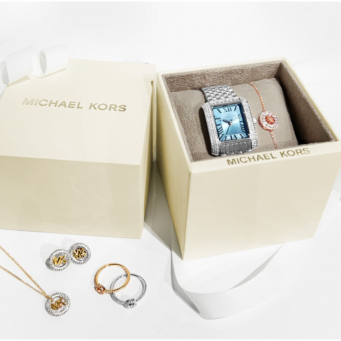 ＜MICHAEL KORS＞マイケル・コースと贈る、きらめきのギフトギビング