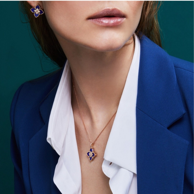 新たな一歩に寄り添うラピスラズリジュエリー