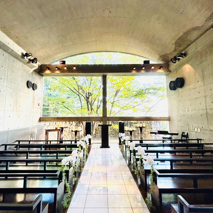 光が差し込み美術館のような洗練された空間 「ザ・ヒルサイド神戸」