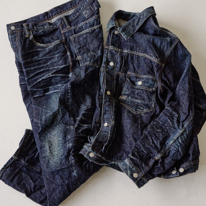 長く愛せる1本を。日本製デニムで作る大人のカジュアルスタイル。