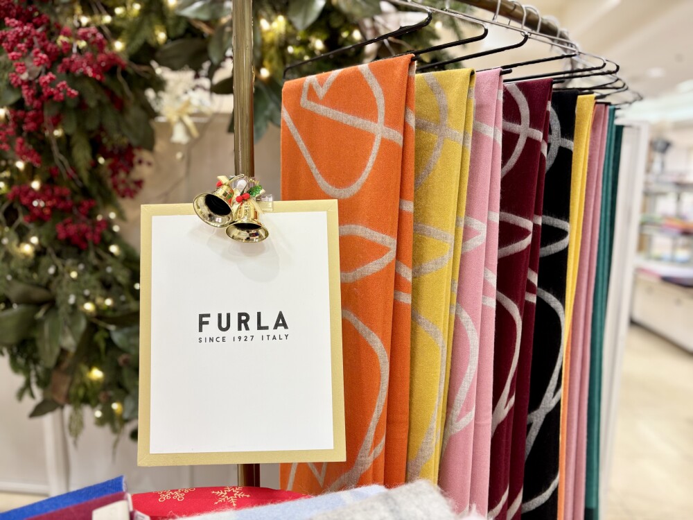 FURLA(フルラ)マフラー、ストール特集🧣✨