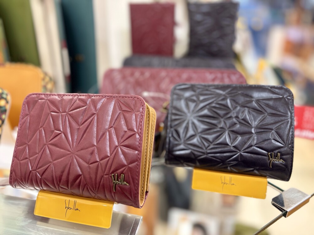クリスマスプレゼントにおすすめのお財布👛✨