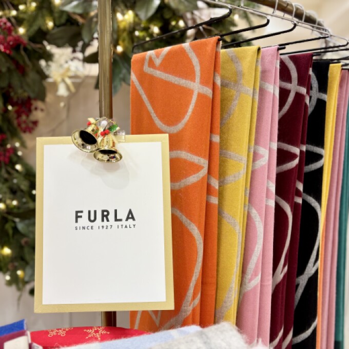 FURLA(フルラ)マフラー、ストール特集🧣✨