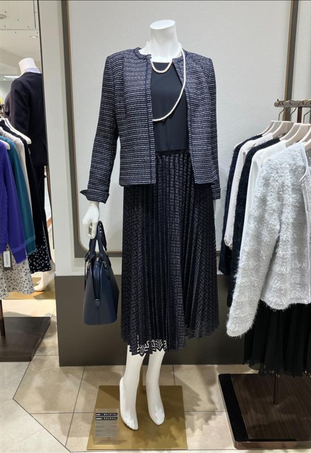 【4階婦人服】オケージョンスタイル♪頼れる”きちんと”ジャケット