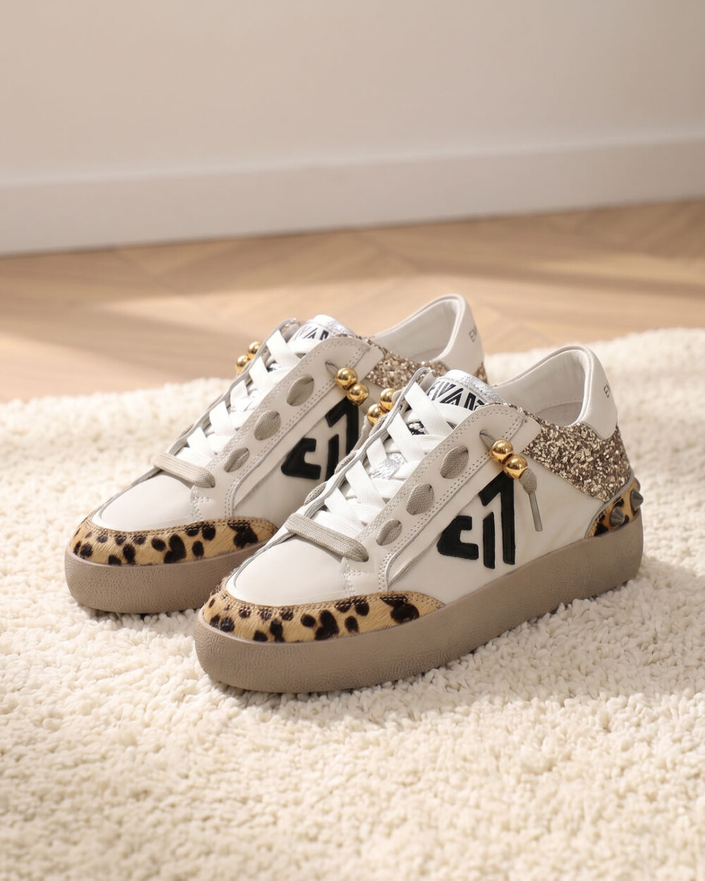 秋冬新作スニーカーは主張しすぎないレオパード🐆✨