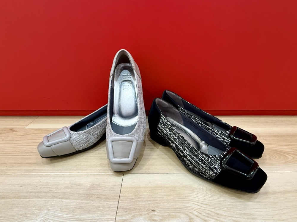 【新色】撥水バックルバレエ 320 