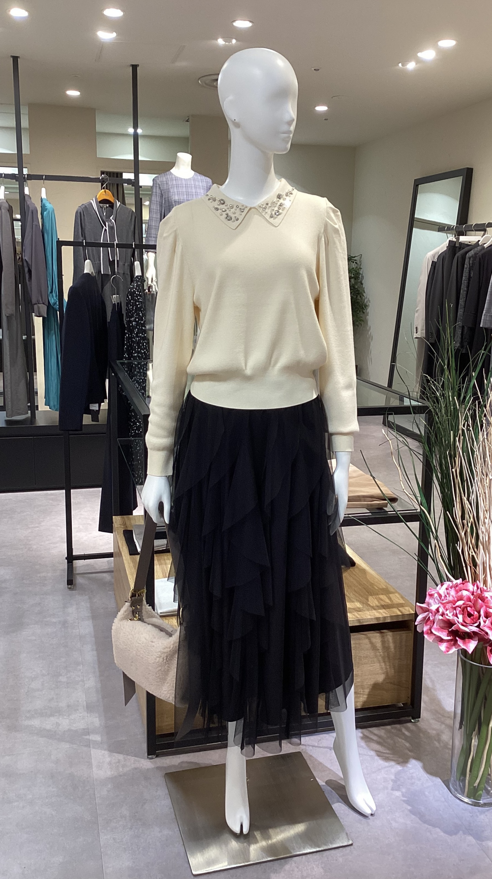 手洗い可能✨襟ビジューニット