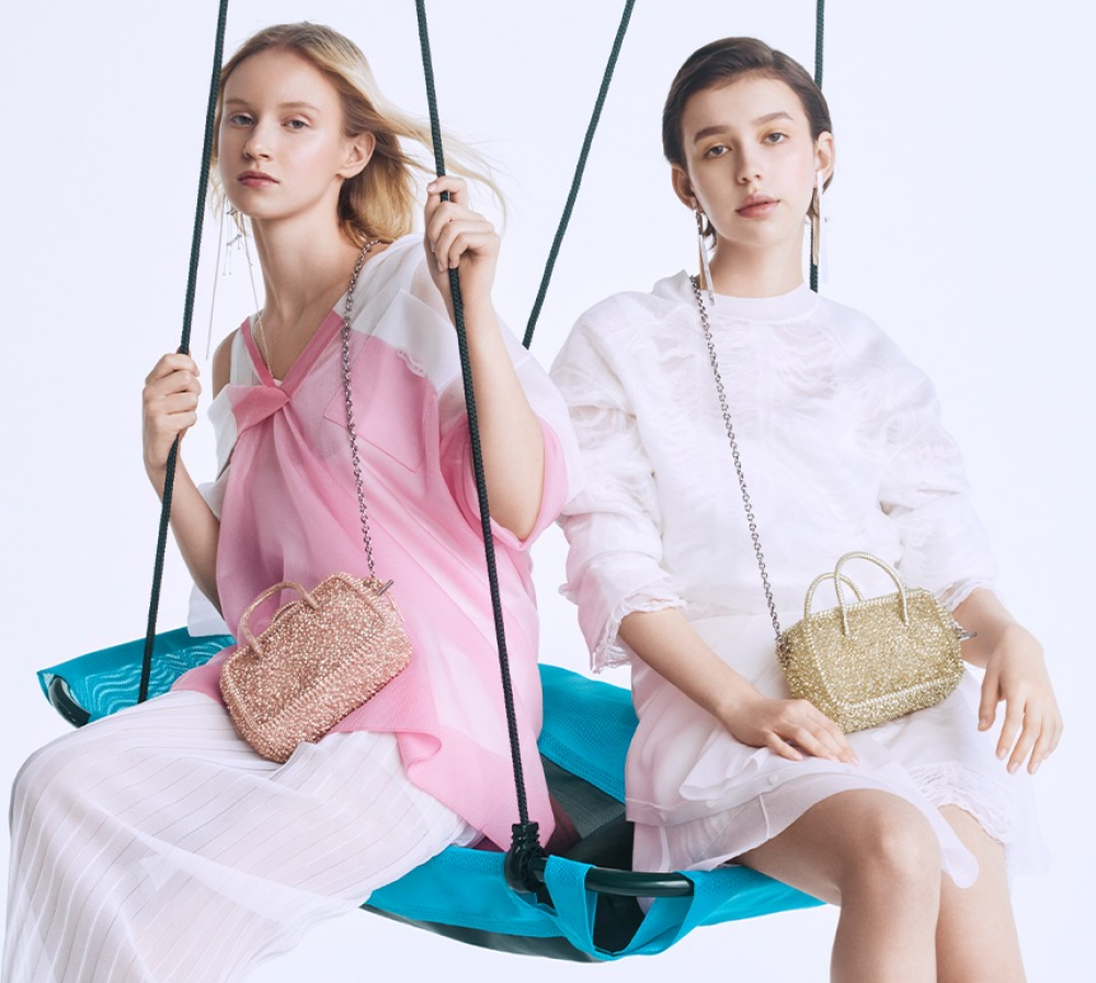 ボックスシルエットのワイヤーバック『ボクシー』登場