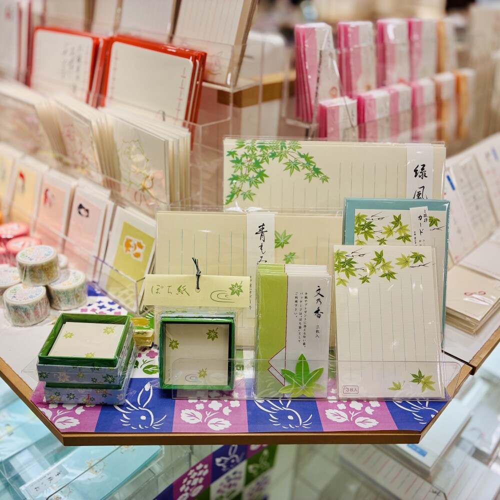 【新入荷】和紙の温もりと品格が宿る、嵩山堂はし本の和文具｜《松栄堂 香音》