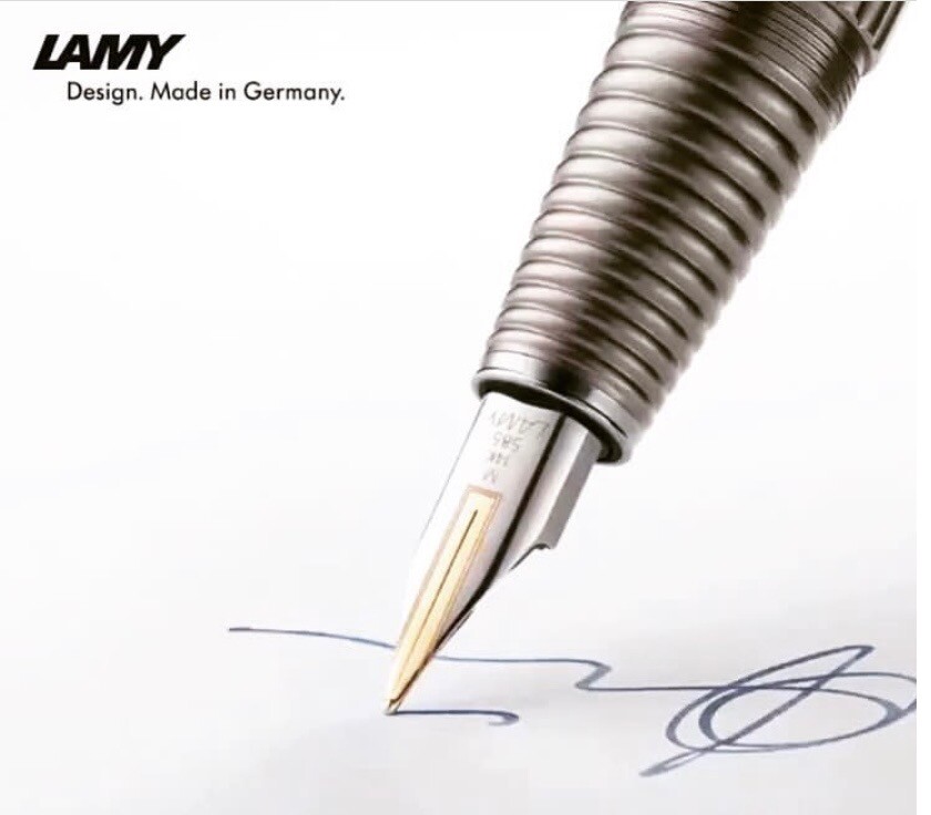 ドイツの筆記具メーカー LAMY社のimporium万年筆をご紹介させていただきます。