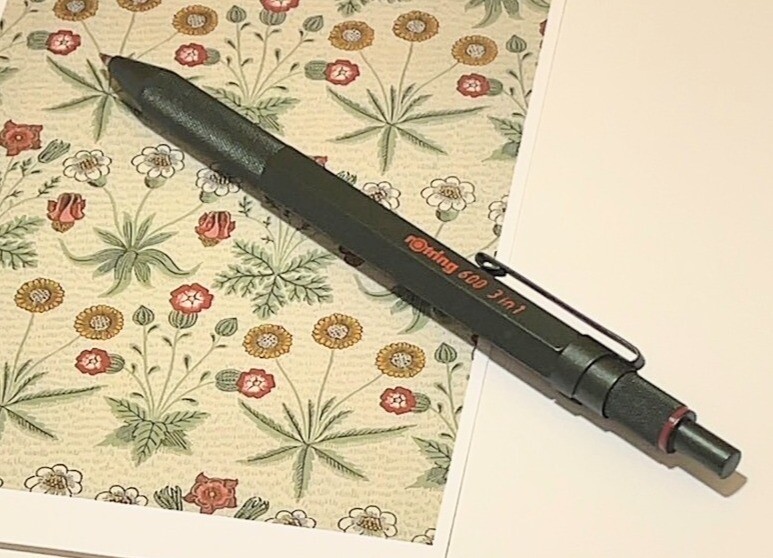 緑色好きな方へのプレゼントにいかがでしょうか??