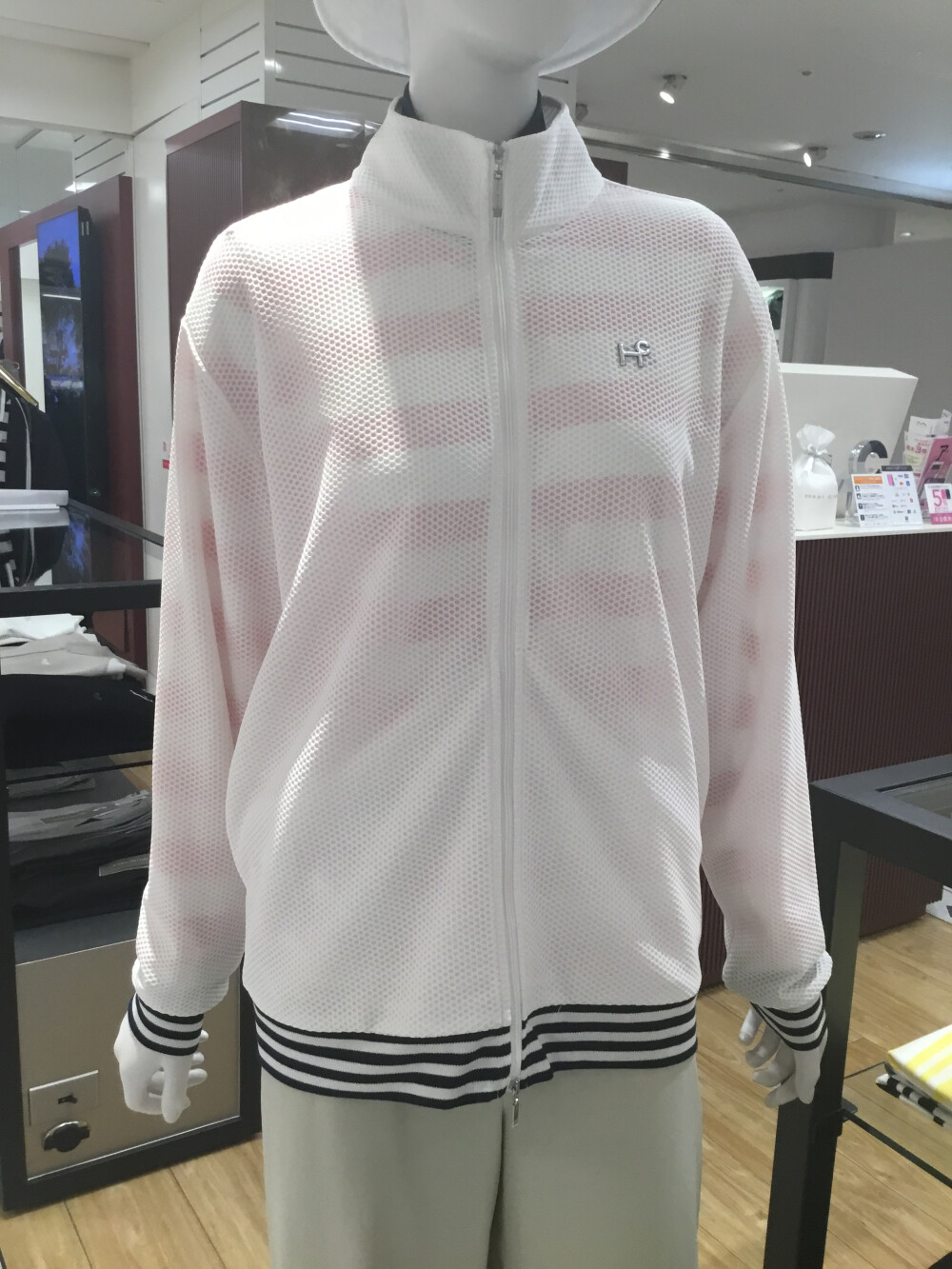 寒暖差対策に便利なレイヤードアイテム👚✨